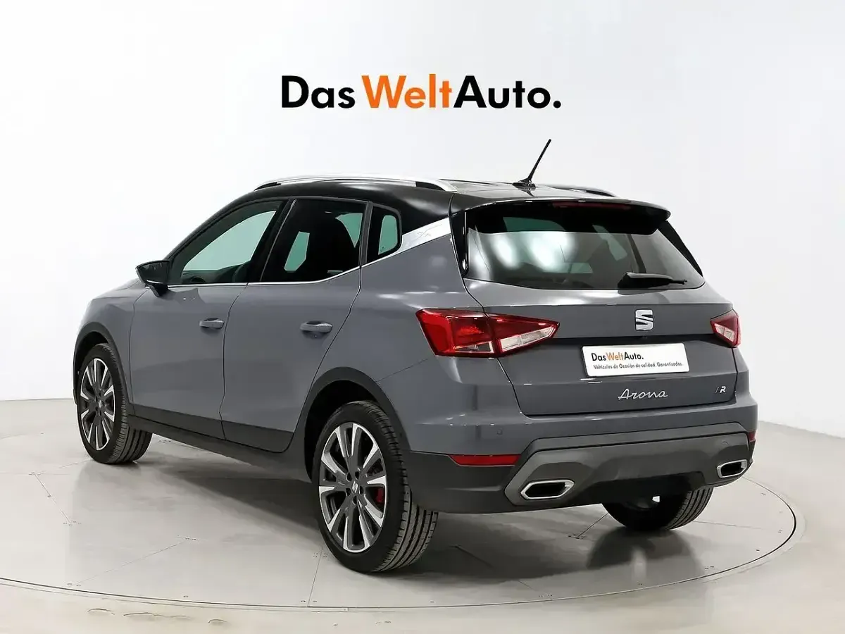 Usado Seat Arona FR 115 CV (84 kW) 2025 Gris SUV