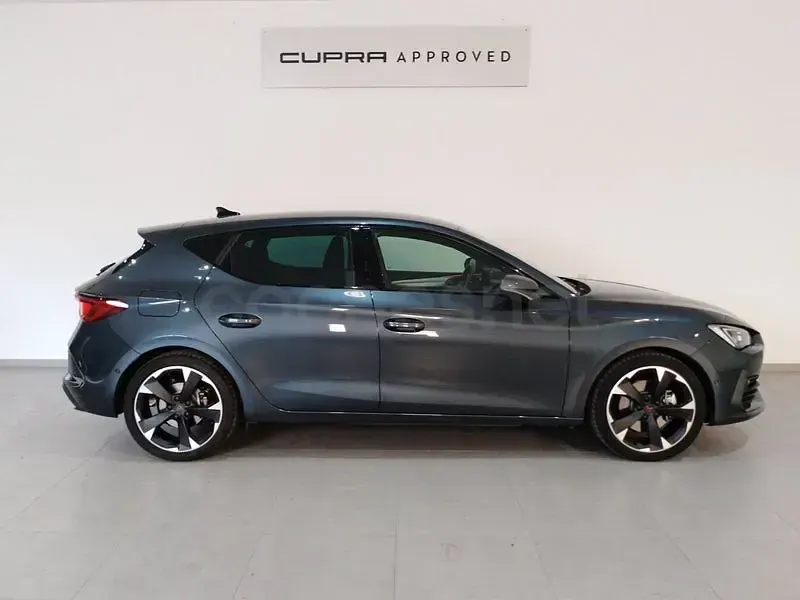 Usado Cupra Leon 150 CV (110 kW) 2023 Gris / plata Berlina