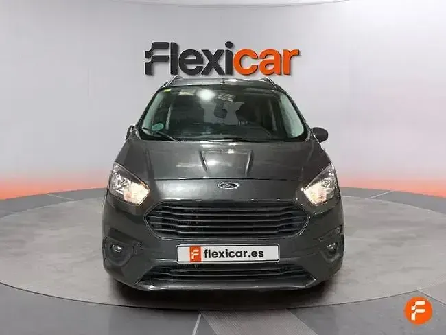 Usado Ford Tourneo Courier Titanium 100 CV (73 kW) 2018 Gris Monovolumen