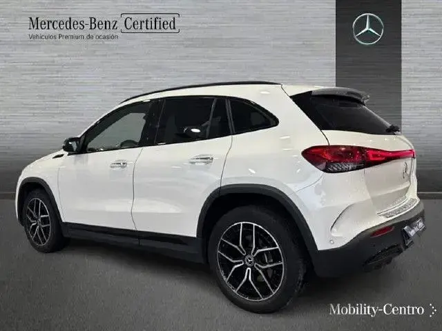 Usado Mercedes EQA250 AMG line 139 kW (190 CV) 2022 Blanco polar  pintura unicolor SUV