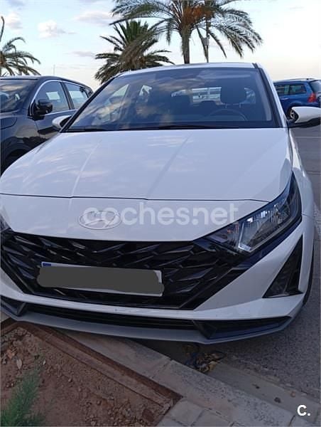 Blanco Usado 2024 Hyundai i20 Berlina | 16.200 € (Precio justo) - Imagen 1/4