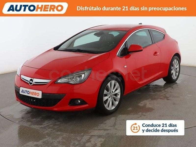 Usado Opel Astra GTC Sportive 200 CV (147 kW) 2016 Rojo Berlina