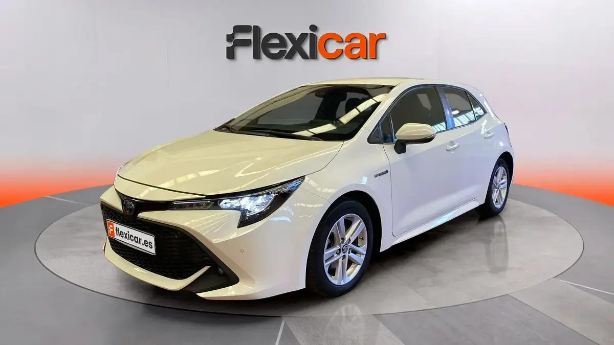 Usado Toyota Corolla Active 122 CV (89 kW) 2020 Blanco Berlina