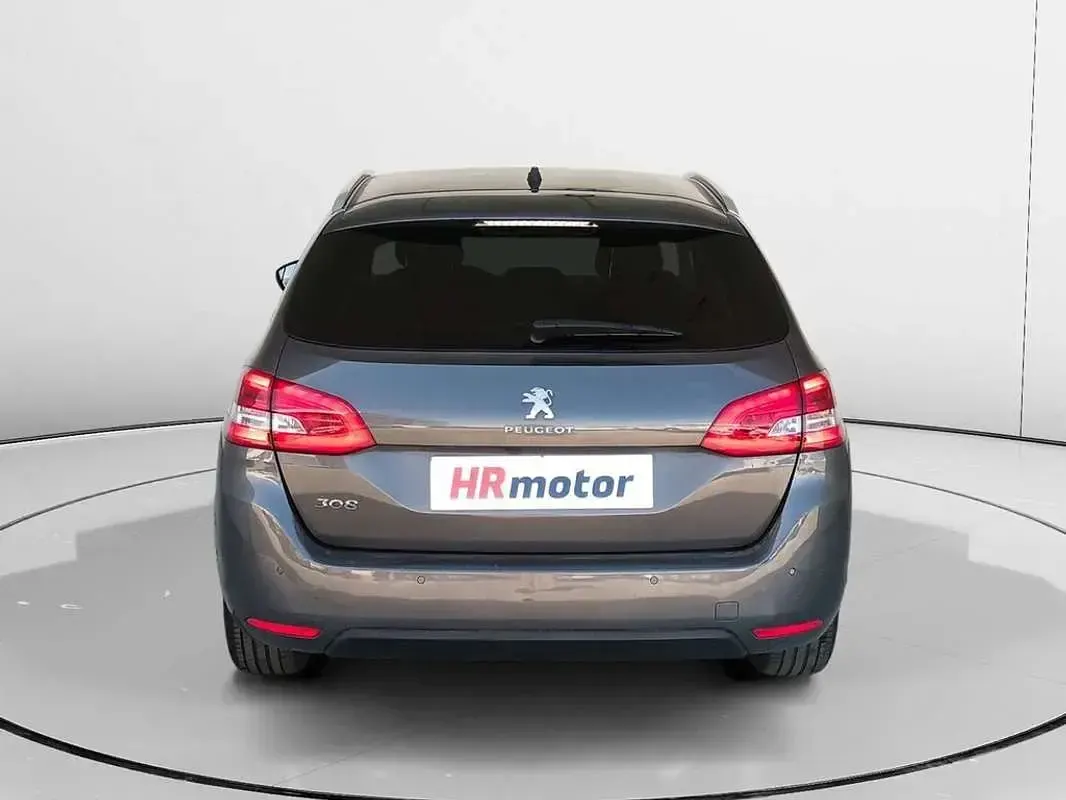 Usado Peugeot 308 SW Allure 131 CV (96 kW) 2021 Gris Familiar