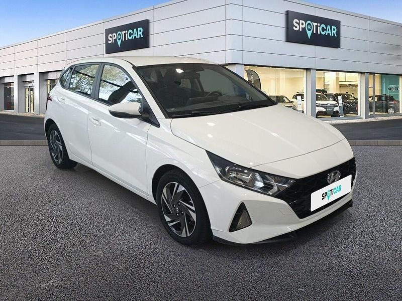 Usado Hyundai i20 100 CV (73 kW) 2021 Blanco Berlina