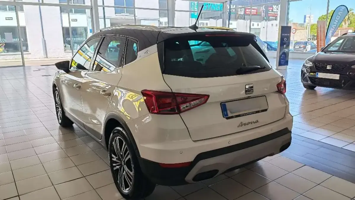 Usado Seat Arona 116 CV (85 kW) 2025 Blanco SUV