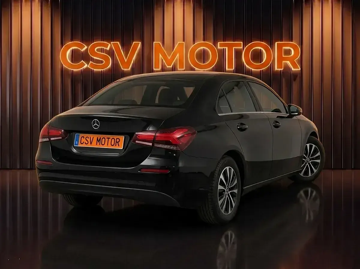 Usado Mercedes A180 116 CV (85 kW) 2021 Negro Berlina