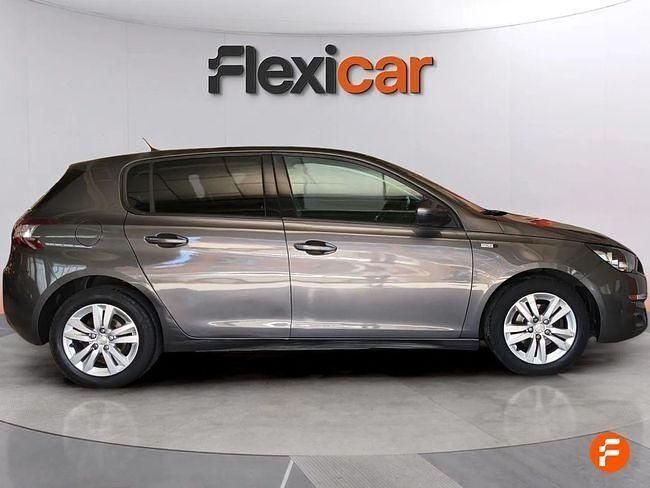 Usado Peugeot 308 Style 120 CV (88 kW) 2017 Gris / plata Berlina