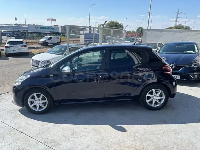 Usado Peugeot 208 Access 82 CV (60 kW) 2015 Azul Utilitario