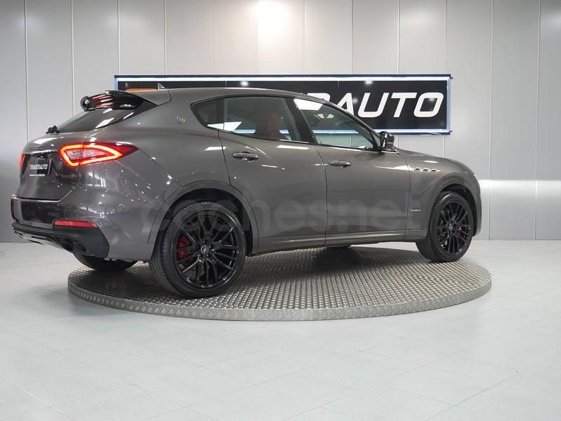 Usado Maserati Levante 350 CV (257 kW) 2019 Gris SUV