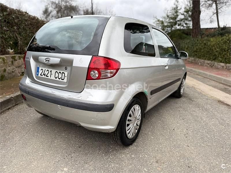 Usado Hyundai Getz 82 CV (60 kW) 2002 Gris / plata Utilitario