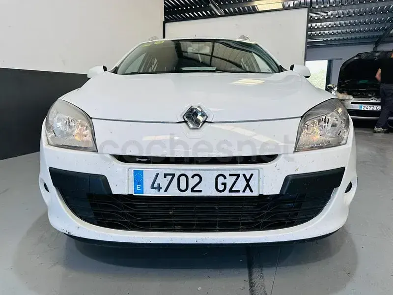 Usado Renault Mégane Dynamique 105 CV (77 kW) 2009 Blanco Berlina