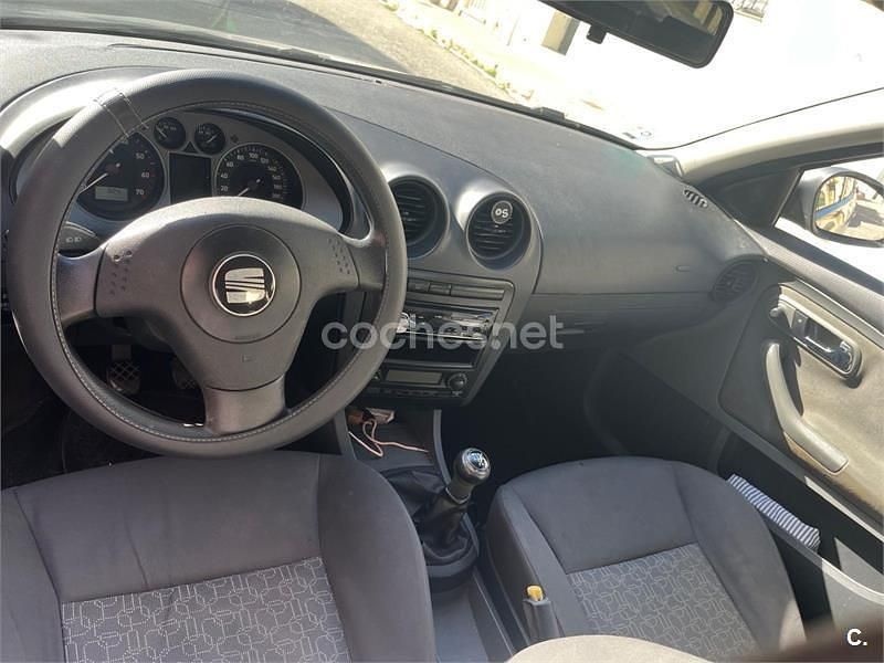 Usado Seat Ibiza Reference 85 CV (62 kW) 2006 Gris / plata Utilitario