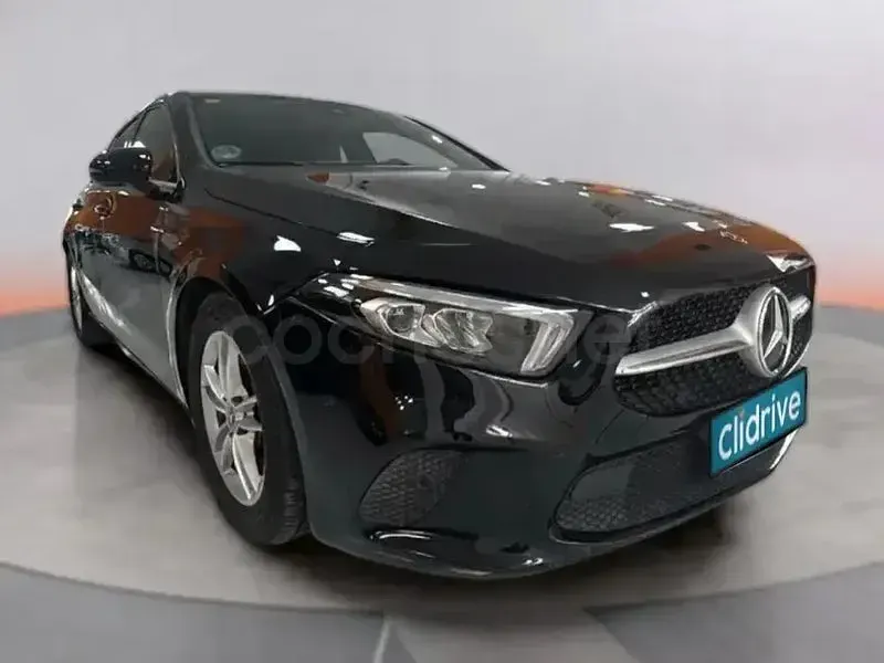 Usado Mercedes A180 116 CV (85 kW) 2019 Negro Berlina