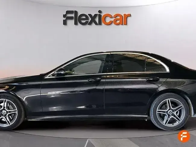 Usado Mercedes E220 194 CV (142 kW) 2021 Negro Berlina
