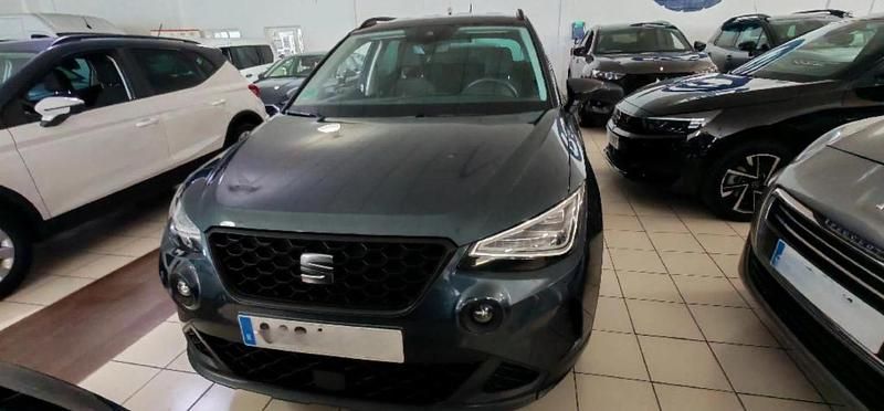 Usado Seat Arona Style 116 CV (85 kW) 2025 Gris magnetic + techo negro midnight SUV