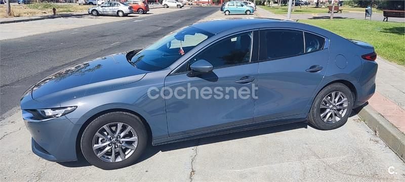 Usado Mazda 3 122 CV (89 kW) 2023 Gris / plata Berlina