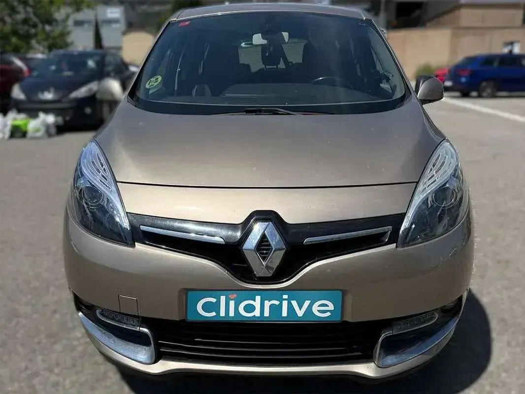 Usado Renault Scénic Dynamique 110 CV (80 kW) 2014 Amarillo Monovolumen
