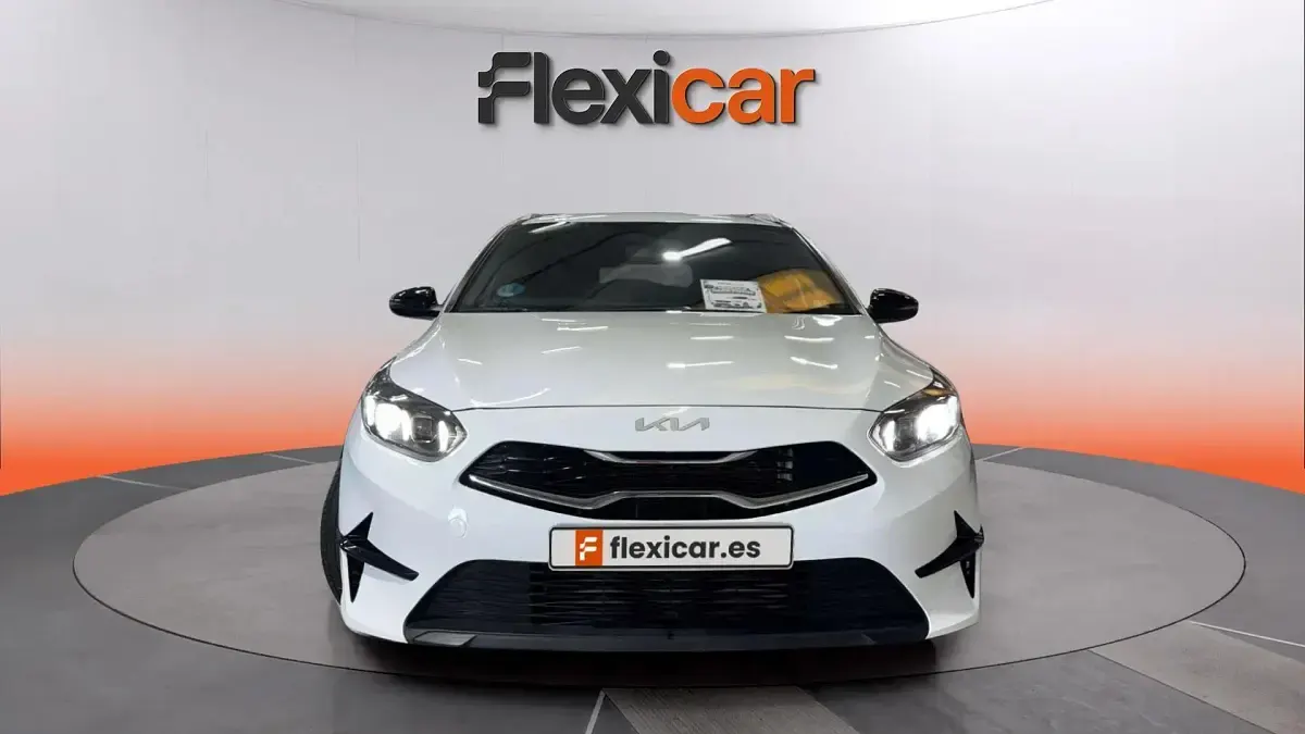Usado Kia Ceed 100 CV (73 kW) 2025 Blanco Utilitario