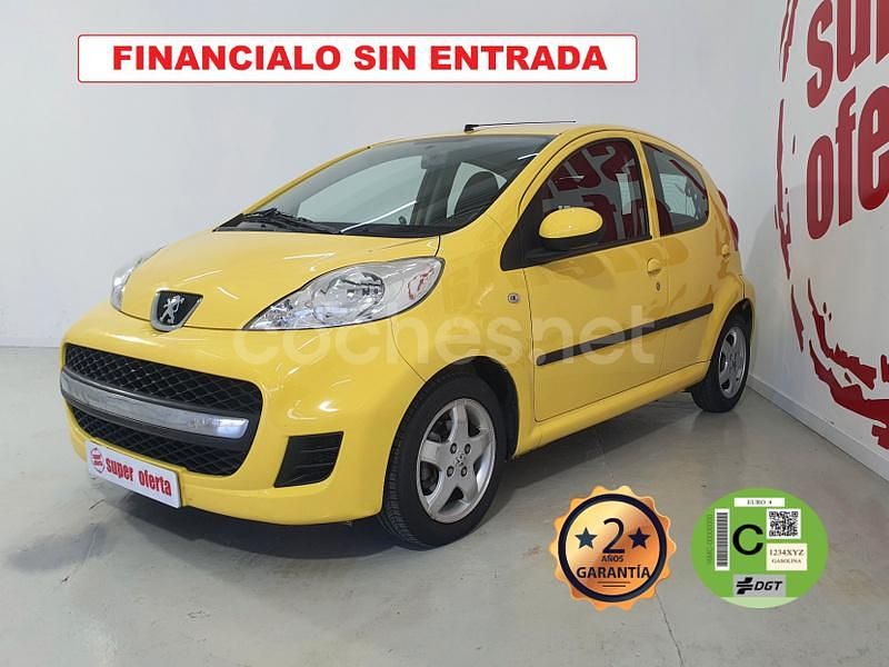 Usado Peugeot 107 68 CV (50 kW) 2010 Amarillo Utilitario