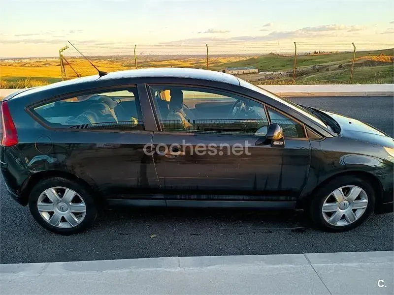 Usado Citroën C4 VTR Sport 110 CV (80 kW) 2006 Negro Berlina