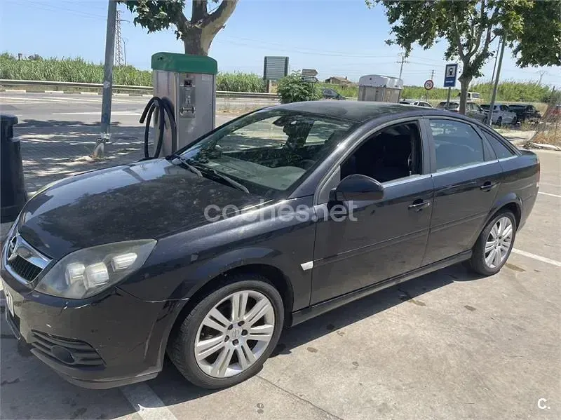 Usado Opel Vectra Elegance 120 CV (88 kW) 2007 Negro Berlina