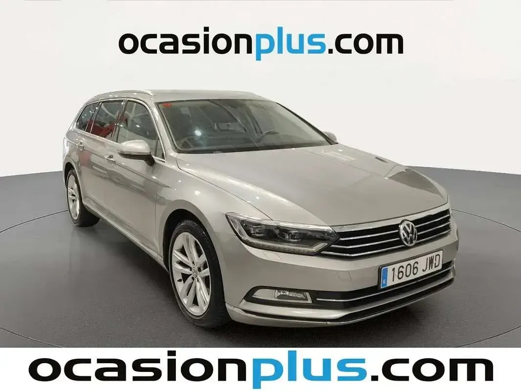 Usado VW Passat Sport 150 CV (110 kW) 2017 Gris Familiar