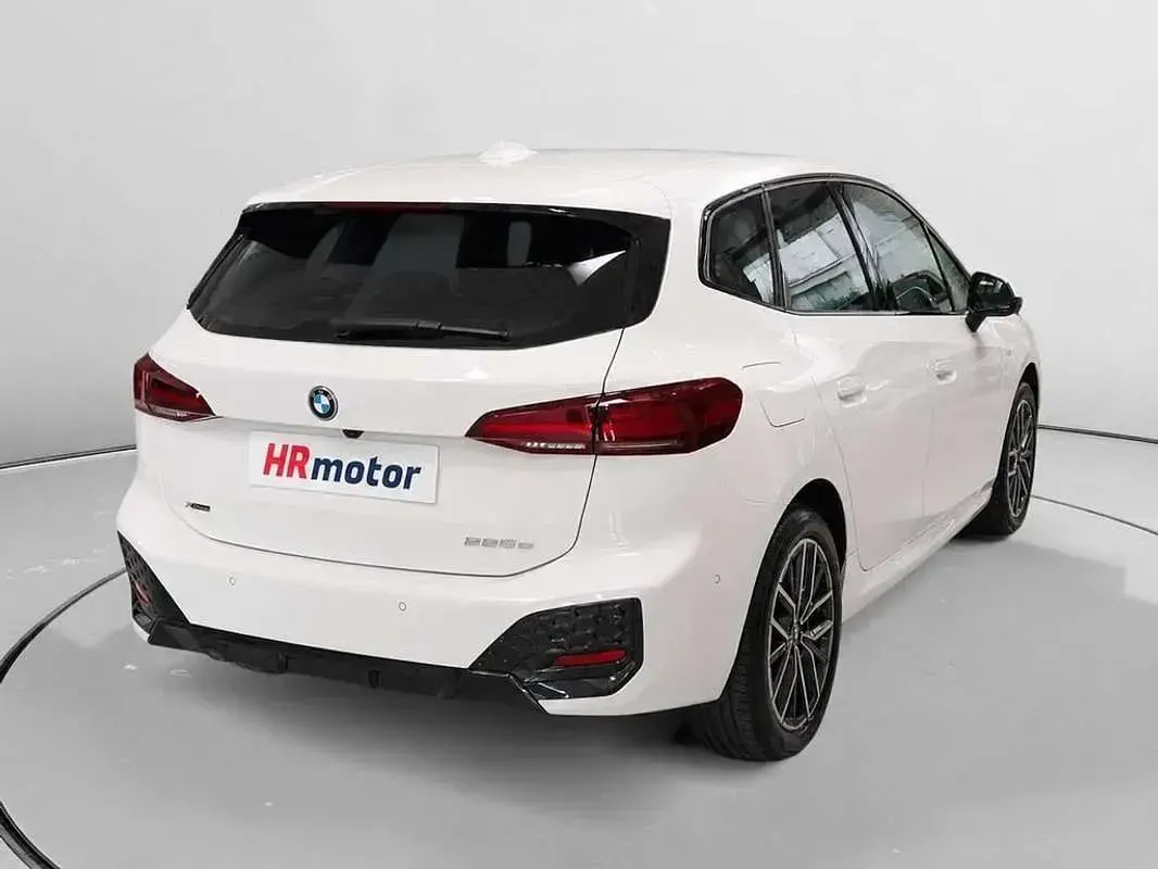 Usado BMW 225 Active Tourer Shadowline 245 CV (180 kW) 2022 Blanco Monovolumen