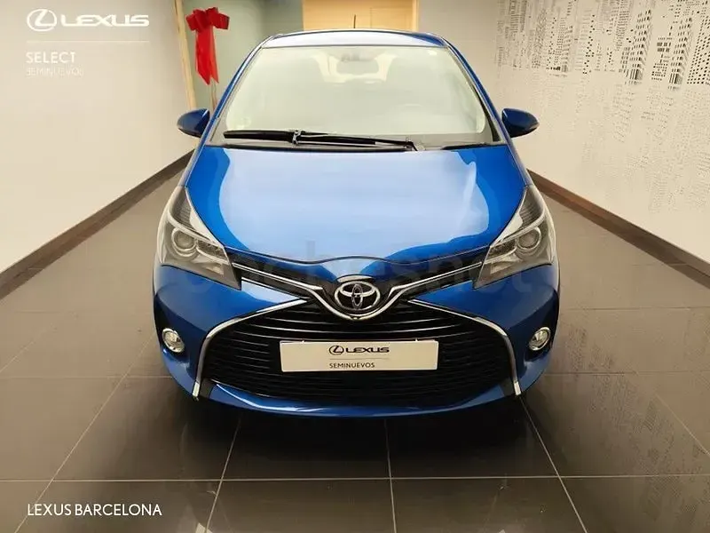 Usado Toyota Yaris Advance 99 CV (72 kW) 2015 Azul Utilitario