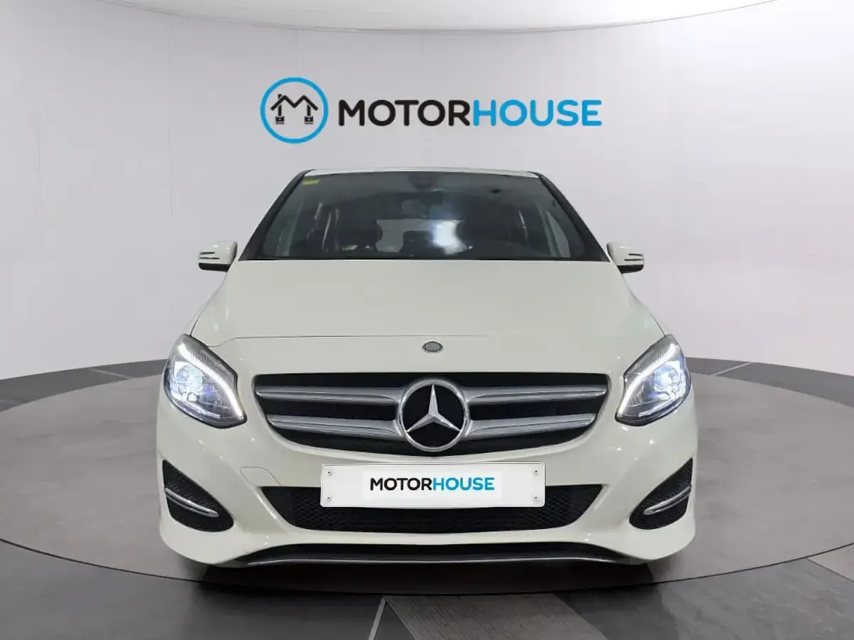 Usado Mercedes B180 Urban 109 CV (80 kW) 2016 Blanco Utilitario