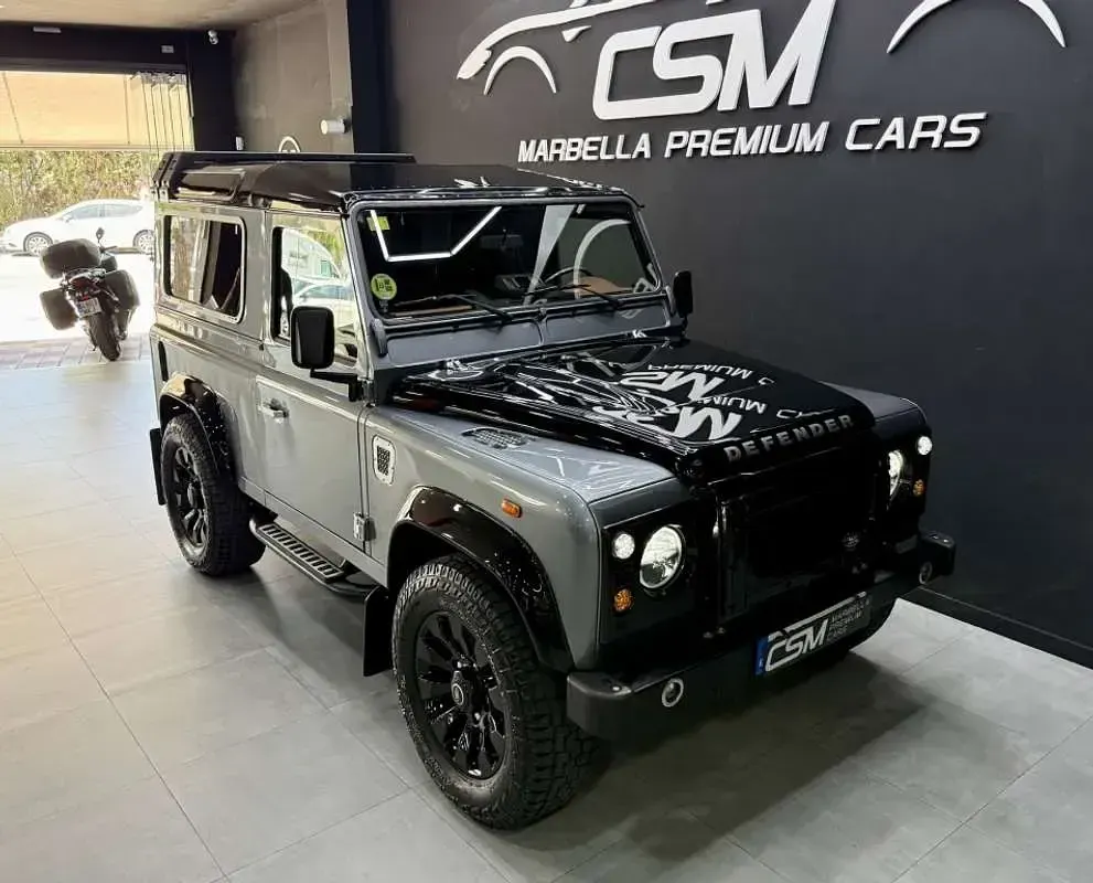 Usado Land Rover Defender 122 CV (89 kW) 2014 Gris Familiar