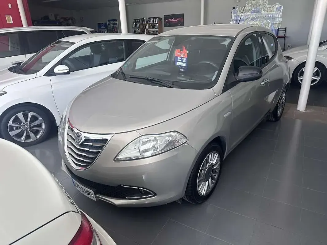 Usado Lancia Ypsilon S 69 CV (50 kW) 2013 Utilitario
