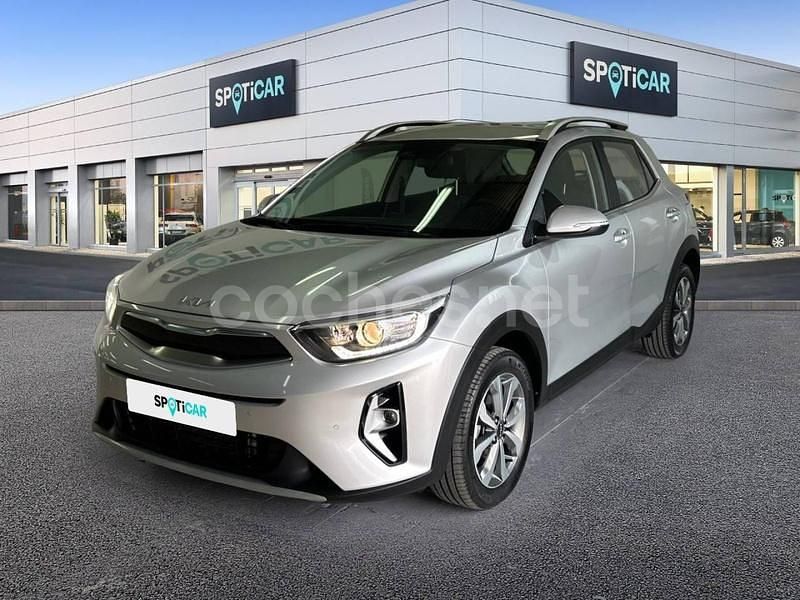 Gris Usado 2024 Kia Stonic SUV | 19.295 € (Precio justo) - Imagen 1/4