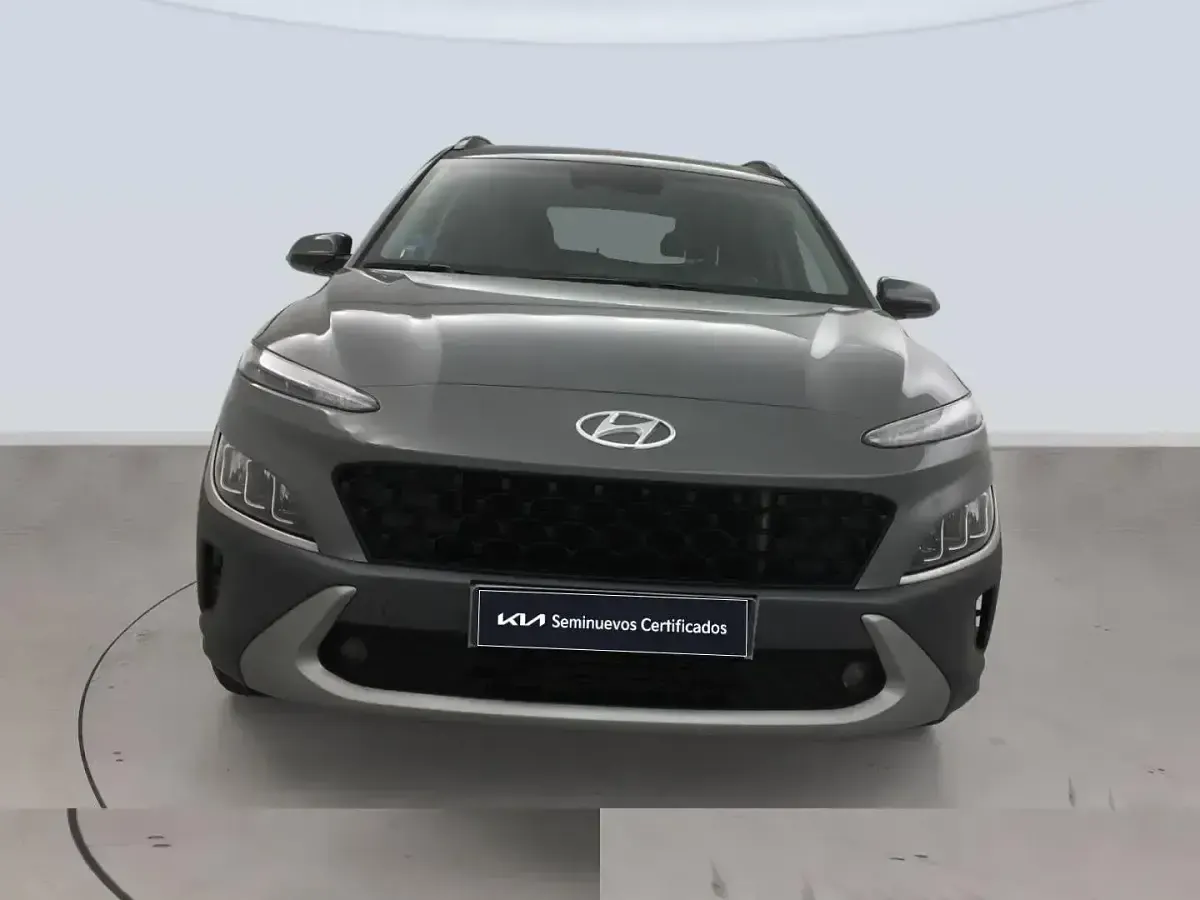 Usado Hyundai Kona 120 CV (88 kW) 2021 Gris SUV
