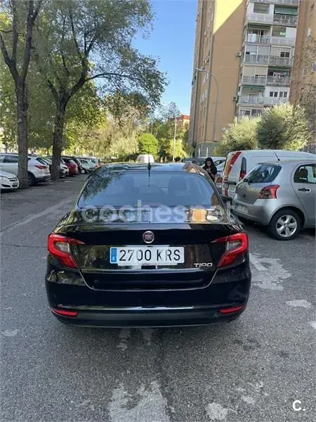 Usado Fiat Tipo Easy 120 CV (88 kW) 2018 Negro Berlina