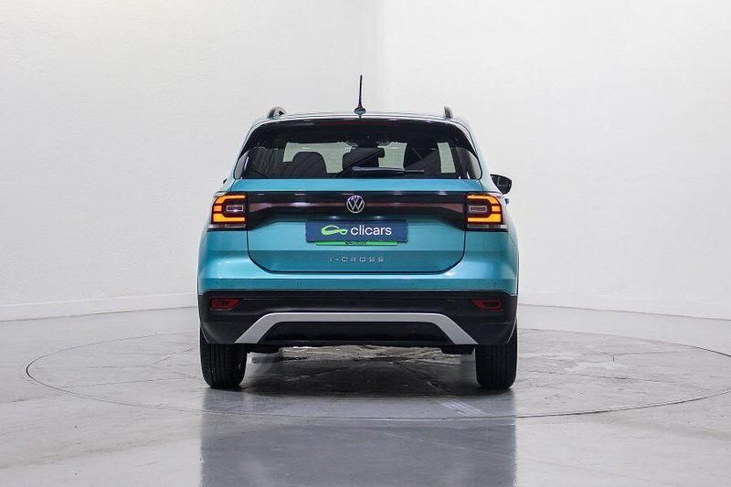 Usado VW T-Cross Advance 110 CV (80 kW) 2021 Azul SUV