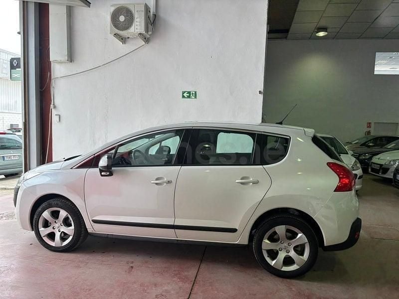 Usado Peugeot 3008 Active 112 CV (82 kW) 2012 Blanco Familiar