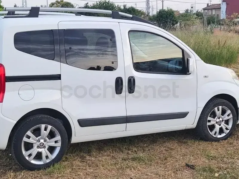 Usado Fiat Qubo Dynamic 95 CV (69 kW) 2013 Blanco Monovolumen