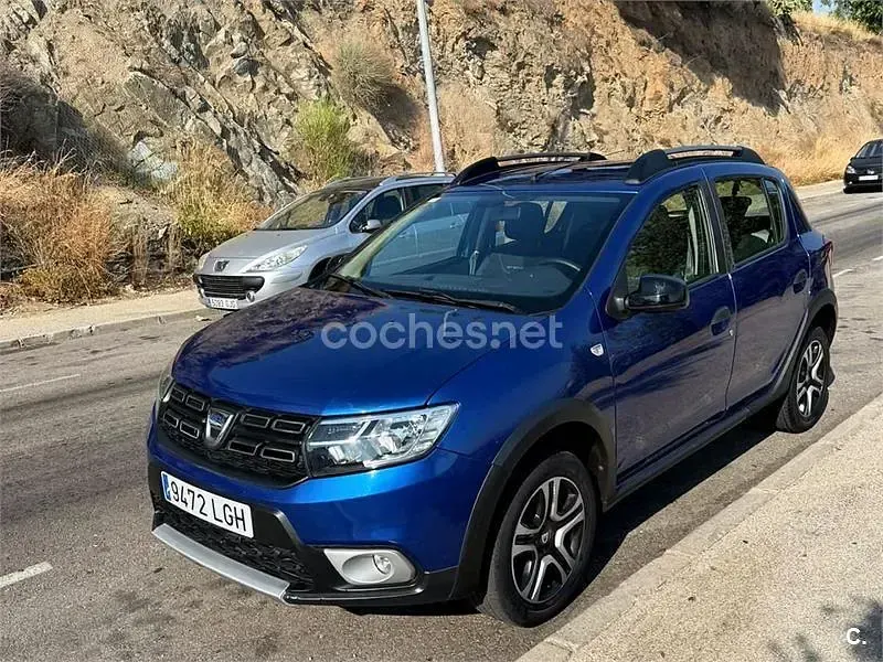 Usado Dacia Sandero Essentiel 90 CV (66 kW) 2020 Azul Berlina