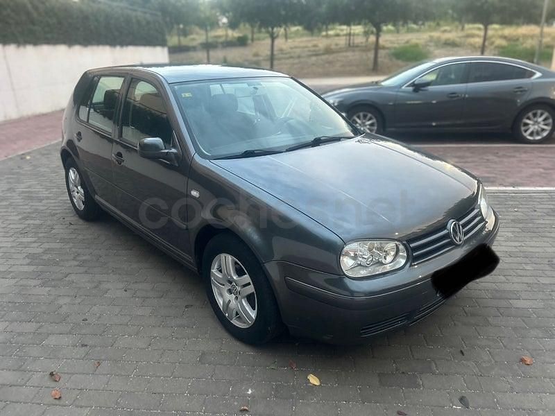 Usado VW Golf IV Highline 102 CV (75 kW) 2003 Gris / plata Berlina