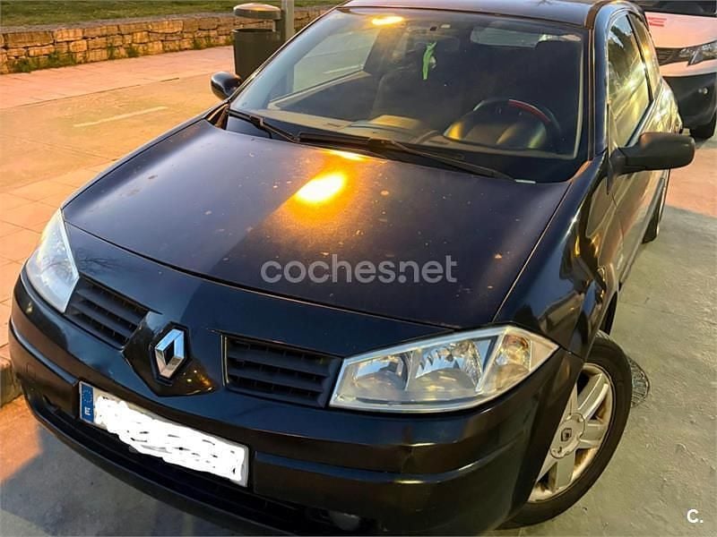 Usado Renault Mégane II Dynamique 100 CV (73 kW) 2005 Negro Berlina