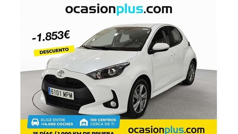 Blanco Usado 2024 Toyota Yaris Hybrid Active Utilitario | 17.719 € (Buen precio) - Imagen 1/4