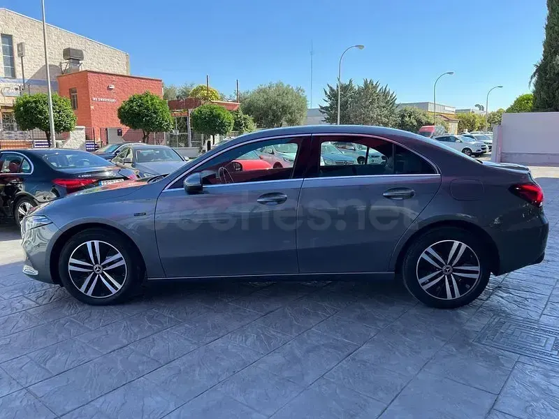 Usado Mercedes A250 218 CV (160 kW) 2020 Gris / plata Berlina