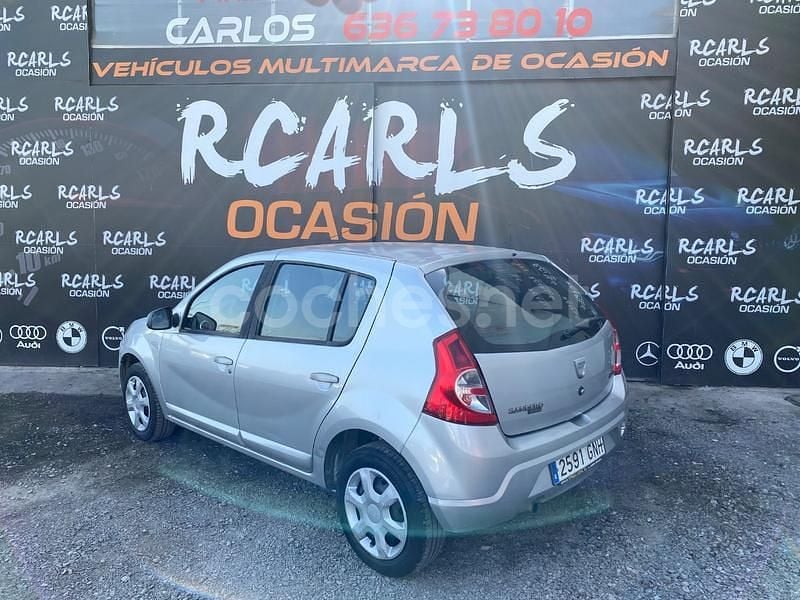 Usado Dacia Sandero Ambiance 70 CV (51 kW) 2009 Gris / plata Berlina