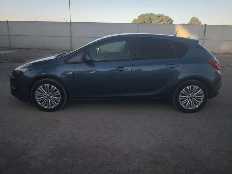 Usado Opel Astra Selective 110 CV (80 kW) 2015 Azul Utilitario