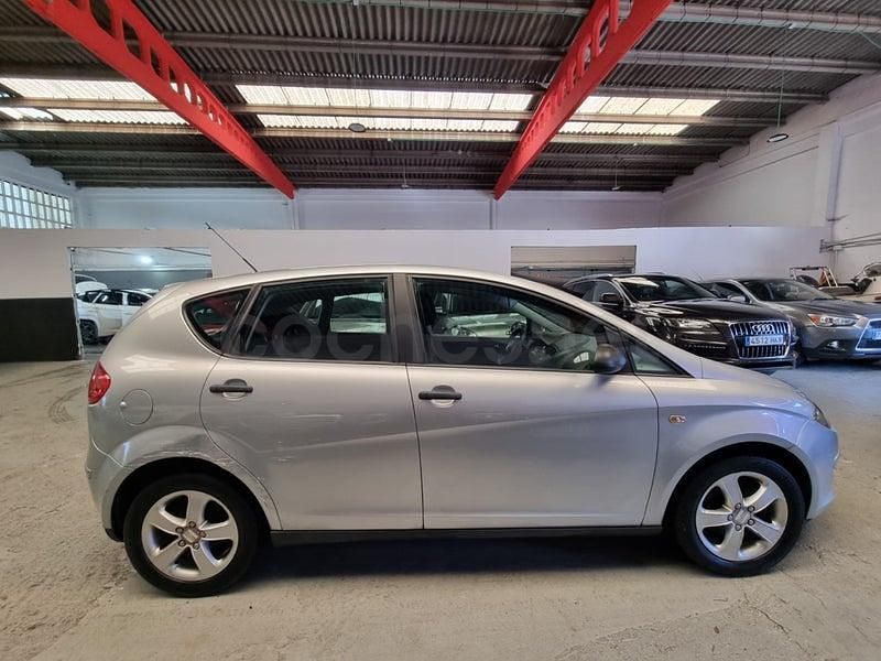 Usado Seat Altea 102 CV (75 kW) 2007 Gris / plata Monovolumen