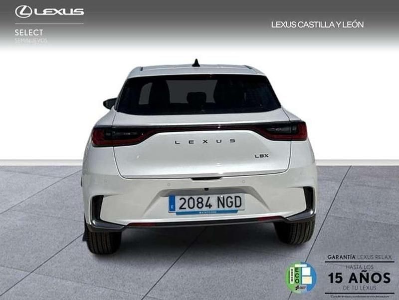 Usado Lexus LBX 136 CV (100 kW) 2025 Blanco SUV