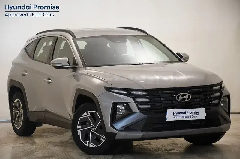 Usado Hyundai Tucson 160 CV (117 kW) 2025 Gris / plata SUV