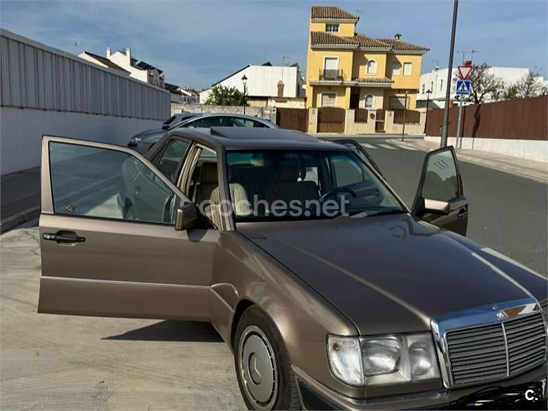 Beige Usado 2000 Mercedes C250 Elegance Berlina | 3500 € - Imagen 1/4