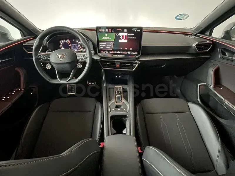 Usado Cupra Leon 150 CV (110 kW) 2025 Gris / plata Familiar